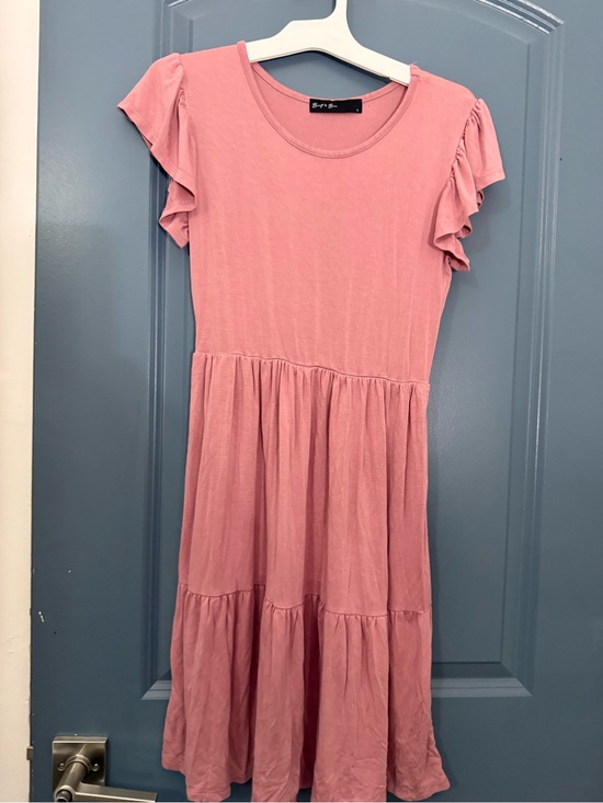 Dresses & Skirts - Ruffle Sleeve Pink Tiered Midi Dress